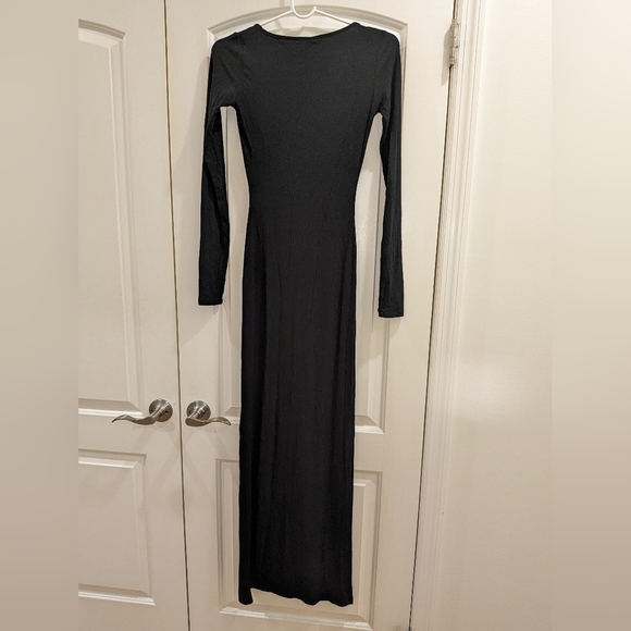 2. NWT SKIMS SOFT LOUNGE LONG SLEEVE KEYHOLE DRESS IN ONYX - Picture 7 of 7